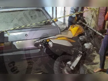 Imagem ilustrativa da imagem Motociclista morre após bater na traseira de carro estacionado na Serra
