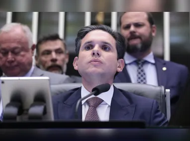 Com a condenação de Bolsonaro, aumentou a pressão de bolsonaristas sob o presidente da Câmara, Hugo Motta (foto)