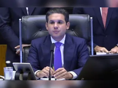 Marcos do Val foi alvo de medidas cautelares após viajar para os Estados Unidos contrariando ministro do STF
