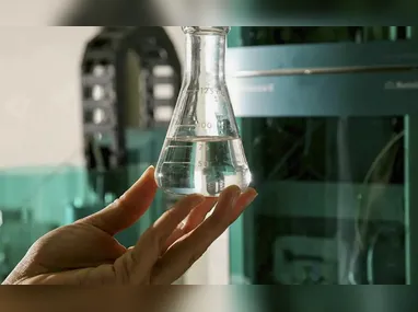 Imagem ilustrativa da imagem Notificações por intoxicação com metanol sobem para 43 no Brasil