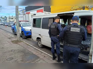 Imagem ilustrativa da imagem Operação flagra transporte clandestino de passageiros em Vila Velha
