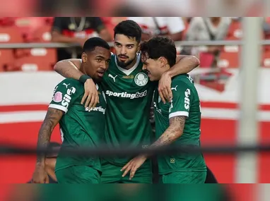 Everton Ribeiro, meia do Bahia, foi diagnosticado com câncer na tireoide