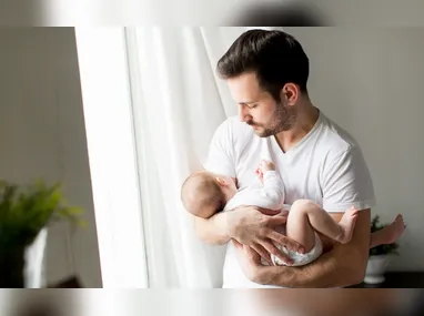 Imagem ilustrativa da imagem Pediatras defendem aprovação de 1 mês de licença-paternidade