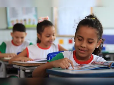 A Mini Miss Universo, Wenna Dalprá Macci, encantou crianças e adolescentes com seu carisma