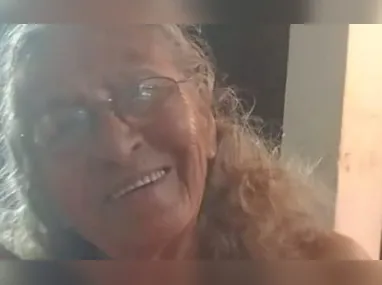 Câmeras de segurança flagraram o momento em que a vítima é executada