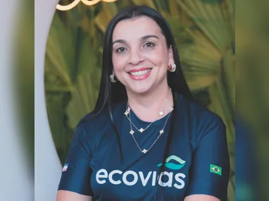 Flora Viguini é doutora em Letras, pesquisa literaturas brasileira e francesa contemporânea e é professora de Língua Portuguesa.