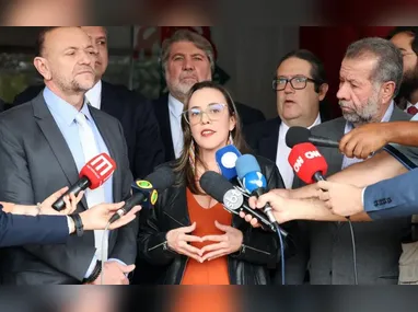 O deputado federal Eduardo Bolsonaro e o blogueiro Paulo Figueiredo foram denunciados ao Supremo pelo crime de coação no curso do processo