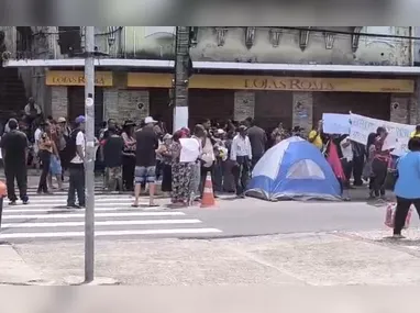 Imagem ilustrativa da imagem Protesto em frente ao Palácio Anchieta complica trânsito em Vitória