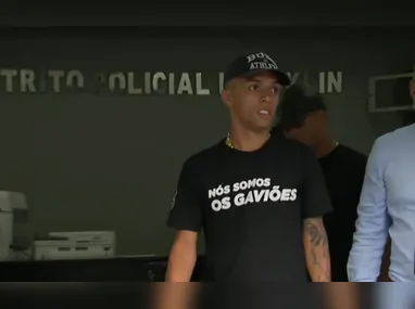 Em suas redes sociais, ele contou que foi medicado e segue em tratamento