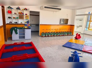 A artesã Chrisley Conceição Vieira da Silva expõe na Feira dos Municípios peças inspiradas em símbolos da cultura capixaba, como a casaca