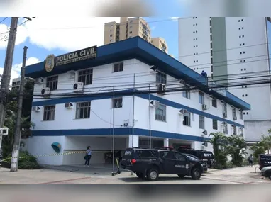 Detentos pularam o muro da unidade prisional