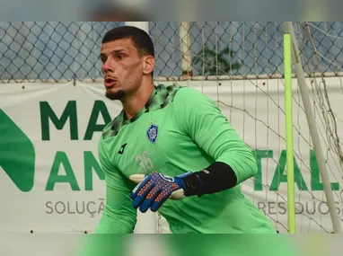 Imagem ilustrativa da imagem Vitória renova com goleiro Junior Vernier