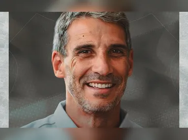 Imagem ilustrativa da imagem Vojvoda é anunciado pelo Santos para reerguer Neymar e lutar contra o rebaixamento