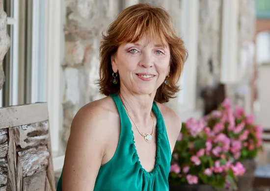 Imagem ilustrativa da imagem “A Maldição das Sete Noivas": Nora Roberts lança trilogia com mistérios