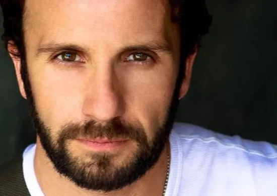 Imagem ilustrativa da imagem Ator de 'Grey's Anatomy' morre em acidente de carro aos 46 anos
