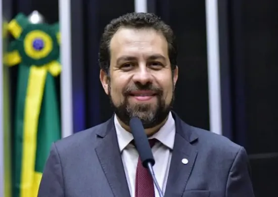 Imagem ilustrativa da imagem Boulos anuncia que discutirá regulamentação com trabalhadores de apps no Planalto