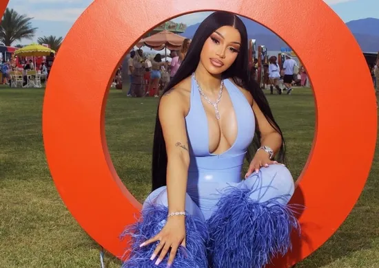 Imagem ilustrativa da imagem Cardi B anuncia primeira gravidez com o namorado Stefon Diggs