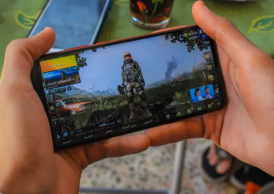 Imagem ilustrativa da imagem Golpistas usam jogos online para extorquir meninos para não divulgar fotos íntimas