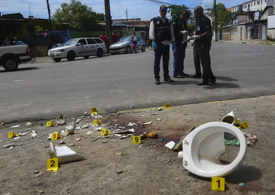 Imagem ilustrativa da imagem Justiça nega habeas corpus a torcedores condenados por arremesso de vaso sanitário