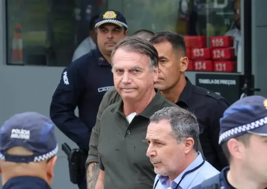 Imagem ilustrativa da imagem Moraes pede explicações sobre escolta que levou Bolsonaro ao hospital