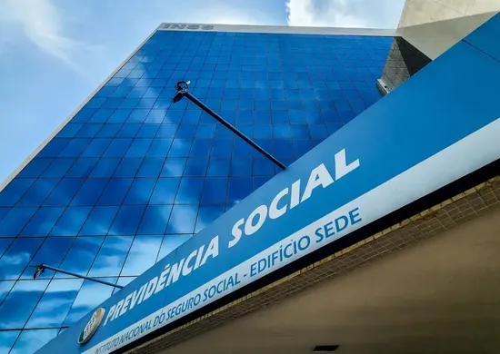 Imagem ilustrativa da imagem Justiça libera R$ 2,7 bi para pagar atrasados do INSS