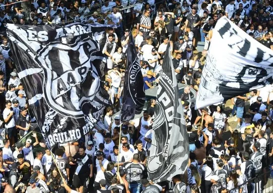 Imagem ilustrativa da imagem Ponte Preta vence Londrina na final da Série C e comemora o seu 1º título nacional