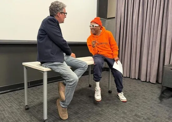 Imagem ilustrativa da imagem Spike Lee convida Kleber Mendonça Filho para aula na Universidade de Nova York
