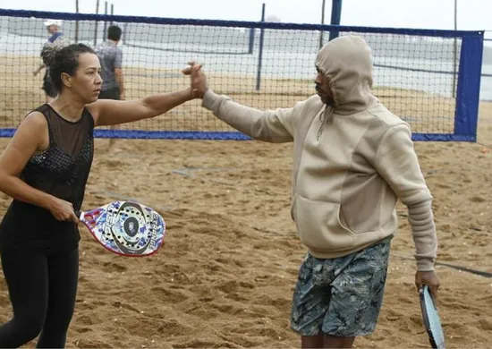 Imagem ilustrativa da imagem Tribuna Open de Beach Tennis: campeões superam a ventania