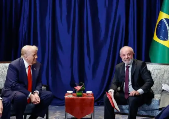 Imagem ilustrativa da imagem Trump parabeniza Lula e diz que negociações com Brasil prosseguem
