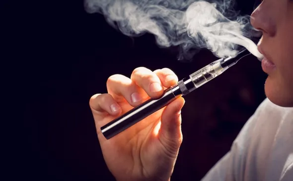 Imagem ilustrativa da imagem Cigarro eletrônico vai criar nova geração de pacientes com doença no pulmão