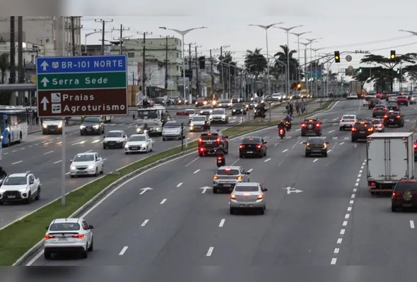 Br-101, na Serra: mergulhões de acesso vão eliminar pontos de conflito, garantindo um trânsito mais ágil e seguro, diz prefeitura. Obra deve estimular o desenvolvimento econômico da região