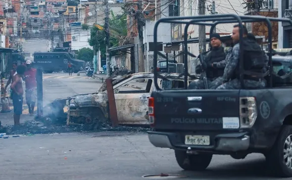 Imagem ilustrativa da imagem Suspeito de envolvimento com o tráfico no ES é preso durante megaoperação no Rio