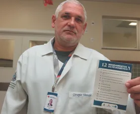 Imagem ilustrativa da imagem Médico capixaba apresenta em Nova Iorque técnica inovadora para evitar amputações