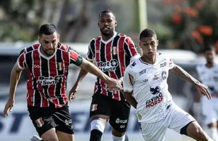 Imagem ilustrativa da imagem Santa Cruz e Maguary travam duelo movimentado e ficam no empate pelo Pernambucano