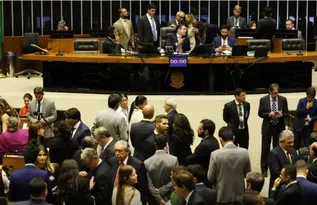 Imagem ilustrativa da imagem Projeto que dificulta aborto de criança estuprada divide votos da bancada de PE