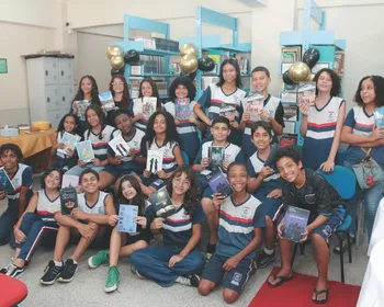 Imagem ilustrativa da imagem Alunos de escola municipal de Vila Velha lançam 36 livros