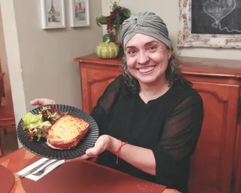 Imagem ilustrativa da imagem Aprenda a preparar o clássico sanduíche francês