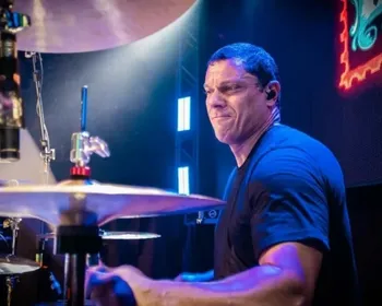 Imagem ilustrativa da imagem Baterista do CPM 22 é hospitalizado e banda cancela show em festival