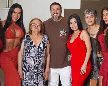 Imagem ilustrativa da imagem Belo e Gracyanne Barbosa passam Natal juntos em família