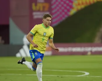 Imagem ilustrativa da imagem Brasil marca no último minuto e garante vaga na semi do Mundial Sub-17