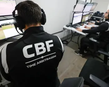 Imagem ilustrativa da imagem Brasileirão tenta fugir do caos na arbitragem com novas medidas da CBF