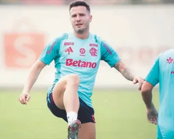 Imagem ilustrativa da imagem Cirurgia pode tirar Saúl de combate no Flamengo