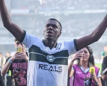 Imagem ilustrativa da imagem Coritiba empata com Athletic e confirma vaga na Série A; título é adiado