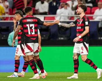 Imagem ilustrativa da imagem Danilo reconhece PSG favorito e Léo Pereira vibra com 'melhor fase da carreira'