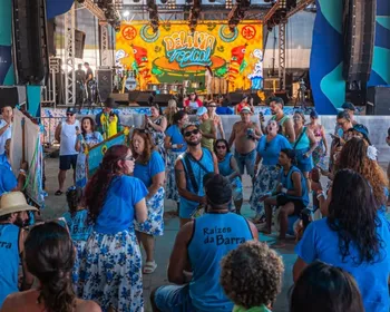 Imagem ilustrativa da imagem Delírio Tropical encerra a noite com Banda de Congo Raízes nesta terça-feira
