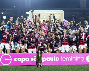 Imagem ilustrativa da imagem Flamengo goleia Grêmio e conquista Copinha Feminina