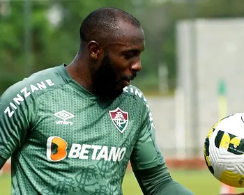 Imagem ilustrativa da imagem Fluminense não renova com Manoel e acerta venda de zagueiro