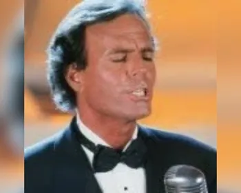 Imagem ilustrativa da imagem Julio Iglesias é acusado de assédio sexual por ex-funcionárias