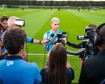 Imagem ilustrativa da imagem Luiz Araújo cita erros contra o Bayern no Mundial como lição para encarar o PSG
