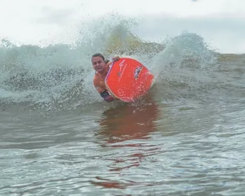 Imagem ilustrativa da imagem Neymara Carvalho e Luna Hardman vão participar do circuito de bodyboarding em SC